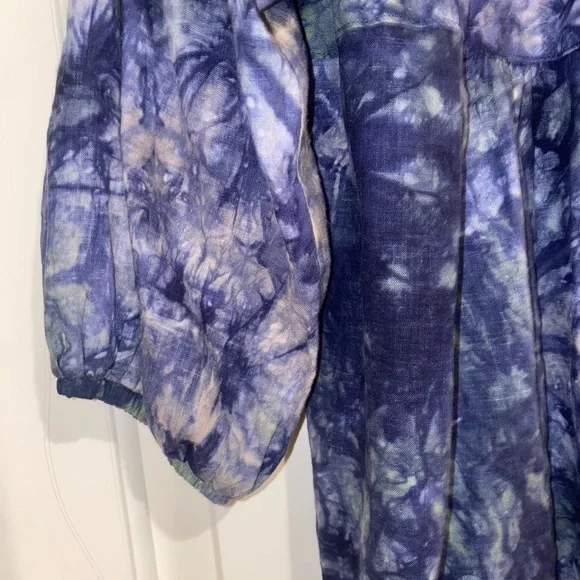 🔥 NWT CAbi Tie Dye Woodstock Top Spring 2020 Size Medium - Picture 6 of 9